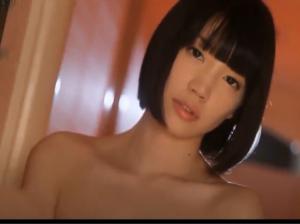 Koharu Suzuki cô gái trẻ tuổi xinh đẹp lại nhiều nước